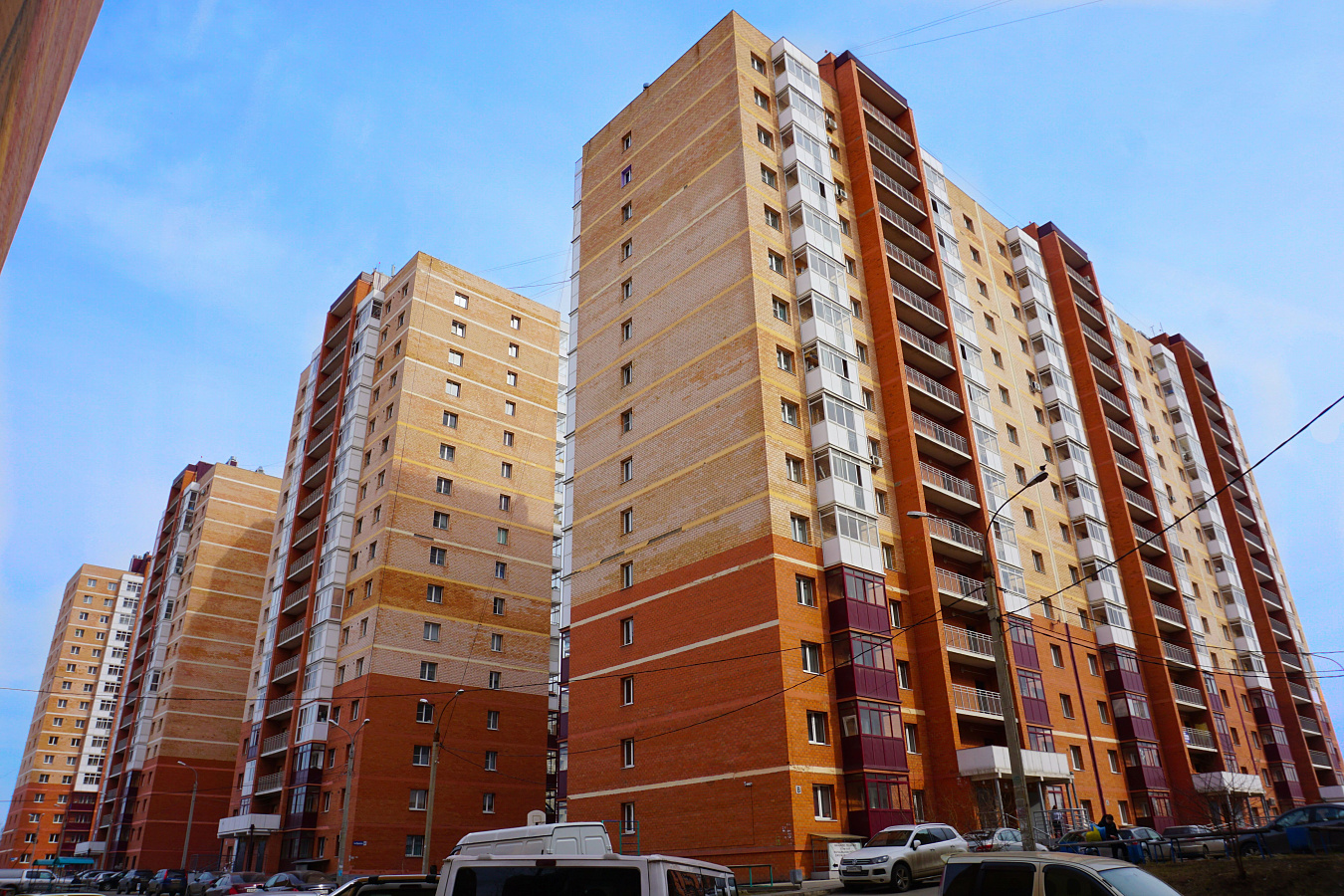 Группа жилых домов со встроенными нежилыми помещениями расположена  в Октябрьском районе г. Иркутска 0