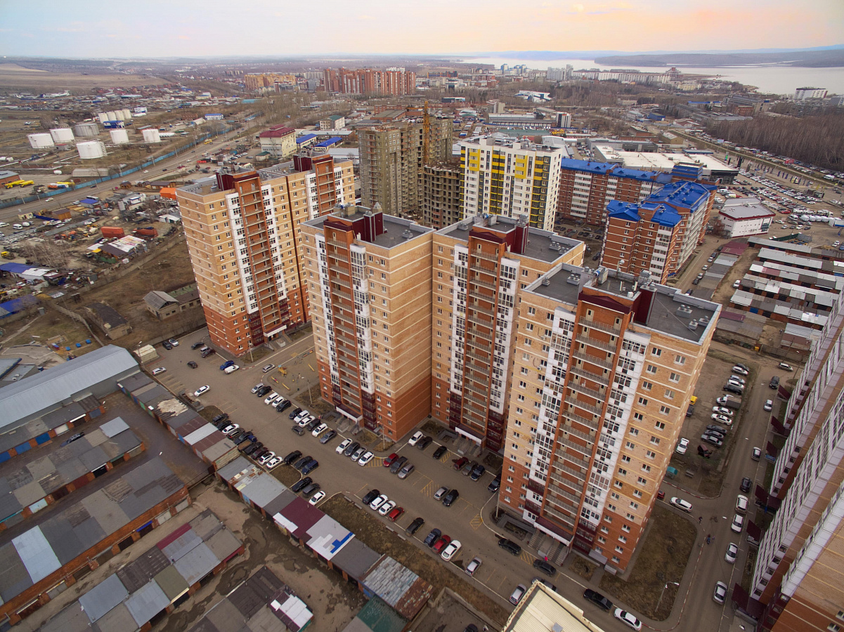 Группа жилых домов со встроенными нежилыми помещениями расположена  в Октябрьском районе г. Иркутска 2